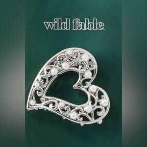 NWT Wild Fable Silver Heart claw for hair fashion silver with Pearls